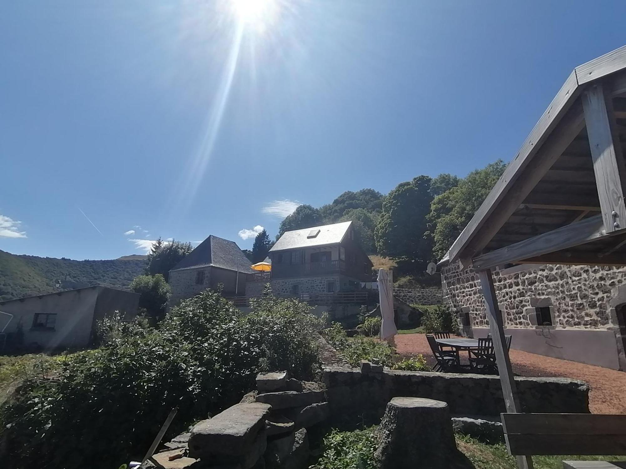 L'Auvergnate Chambon-sur-Lac Exterior foto